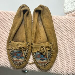 Minnetonka women’s flats